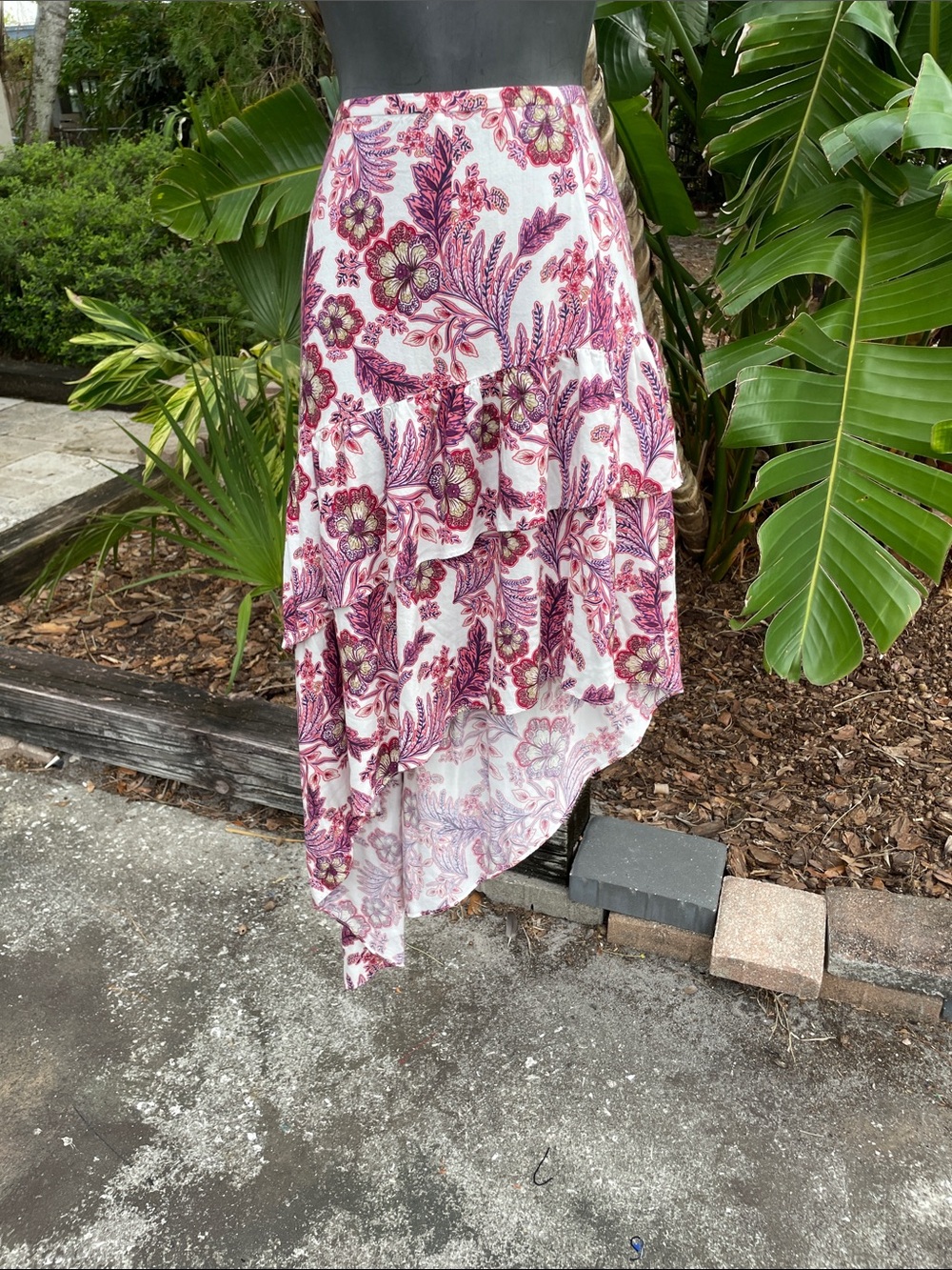 Lino drop waste asymmetric floral ruffled skirt